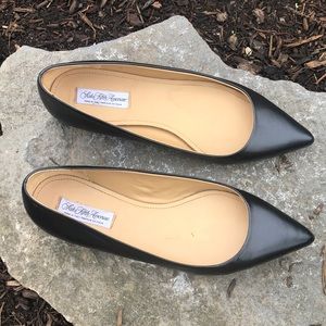 Saks Fifth Avenue black butter leather Italian flats size 8-8.5